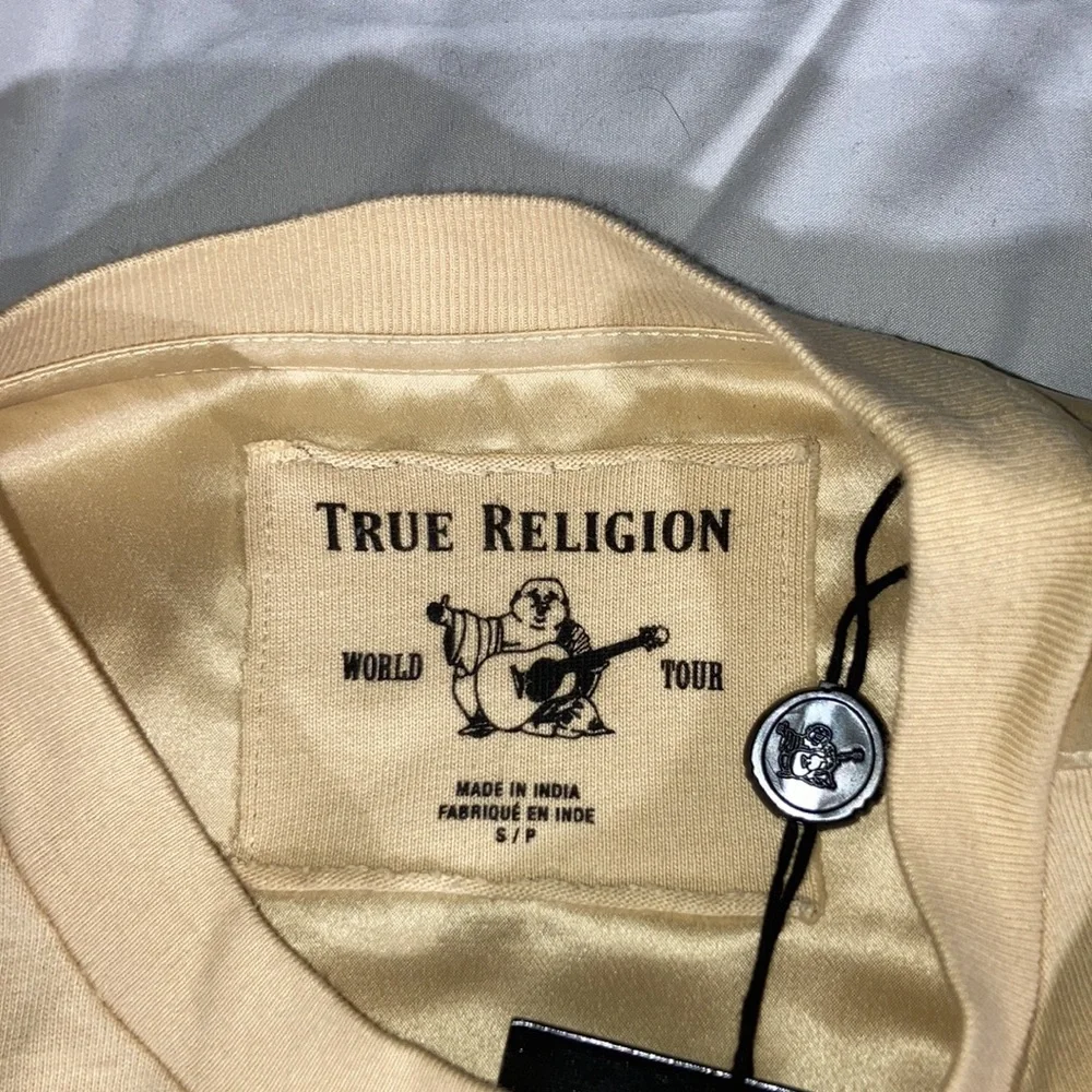 True Religion Mens Beige Satin Shoulders Short Sleeve Crew Neck Shirt